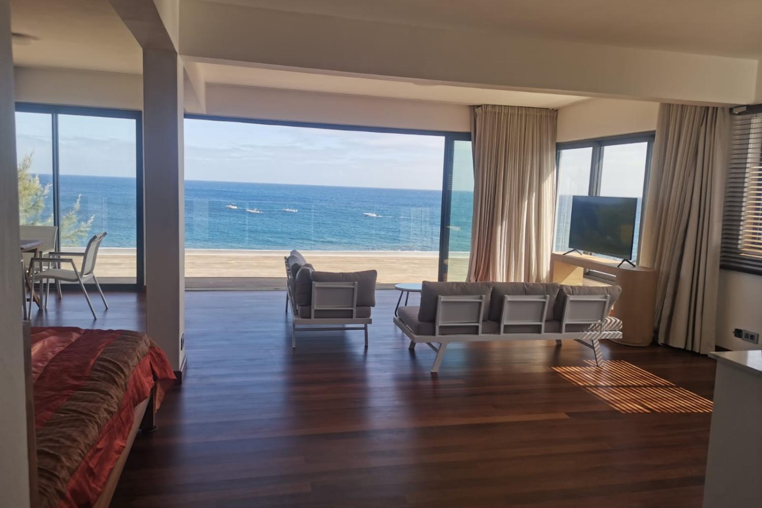 Oceans Luxury Oceanfront Apart Sunset View With Pool Leilighet Flic-en-Flacq Eksteriør bilde